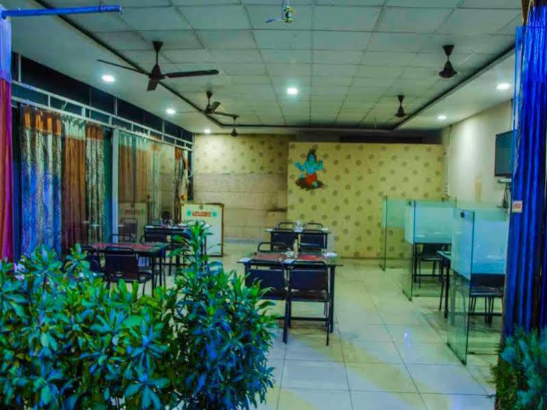 Hotel Kanha Indore Extérieur photo